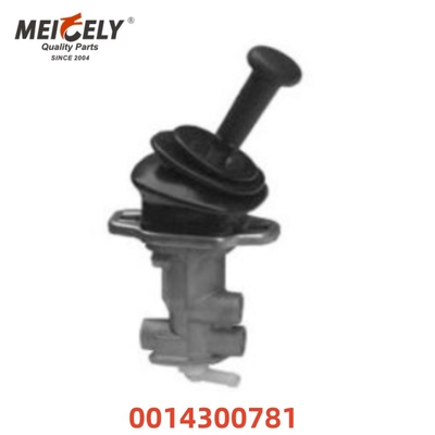 空気ブレーキシステム部品 0014300781 9617221500 IVECO用のハンドブレーキバルブ