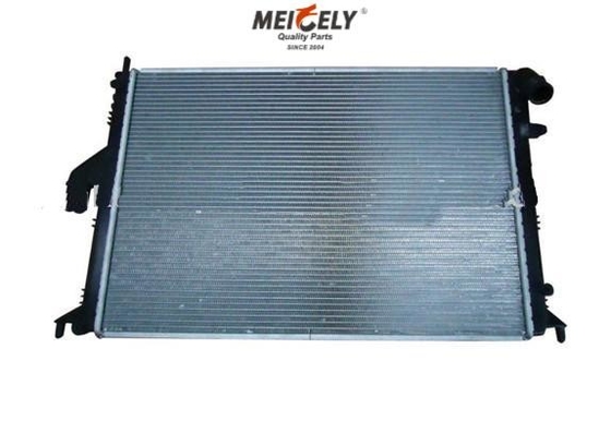 356T6 ADC12ルノー エンジンの冷却のラジエーター8200735039