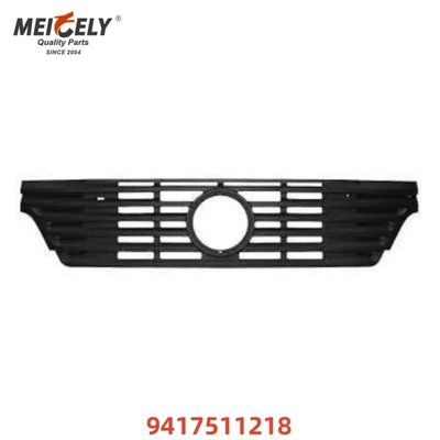 高品質の自動車 フロントバンパー OEM 9417511218 9417511018 メルセデス・ベンツ トラック用のグリル